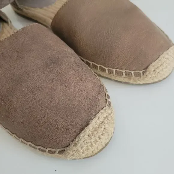Eileen Fisher Coy Leather Closed-Toe Espadrille Flat in Beige Pewter, Size 9.5 - Picture 5 of 12